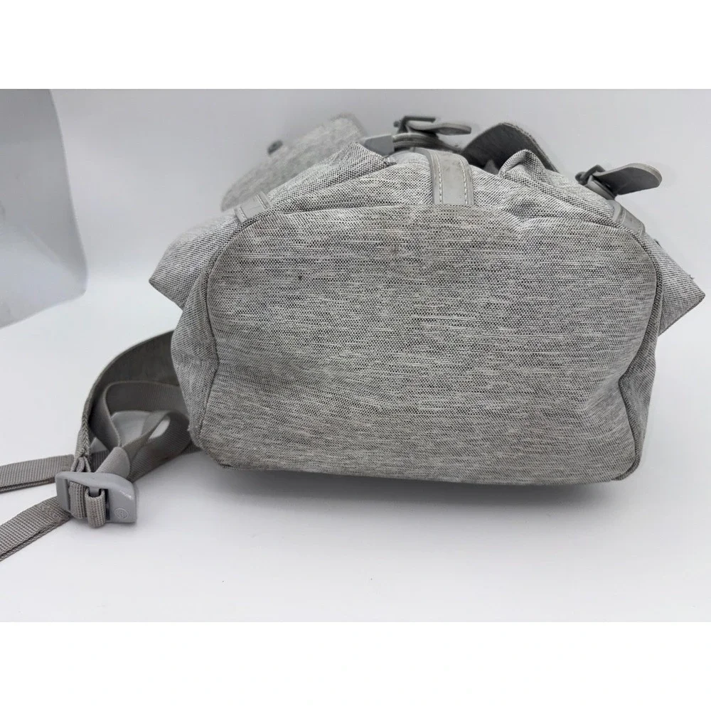 HERSCHEL‎ SUPPLY CO. Dawson Gray Backpack Diaper Bag Magnetic Lightweight Medium